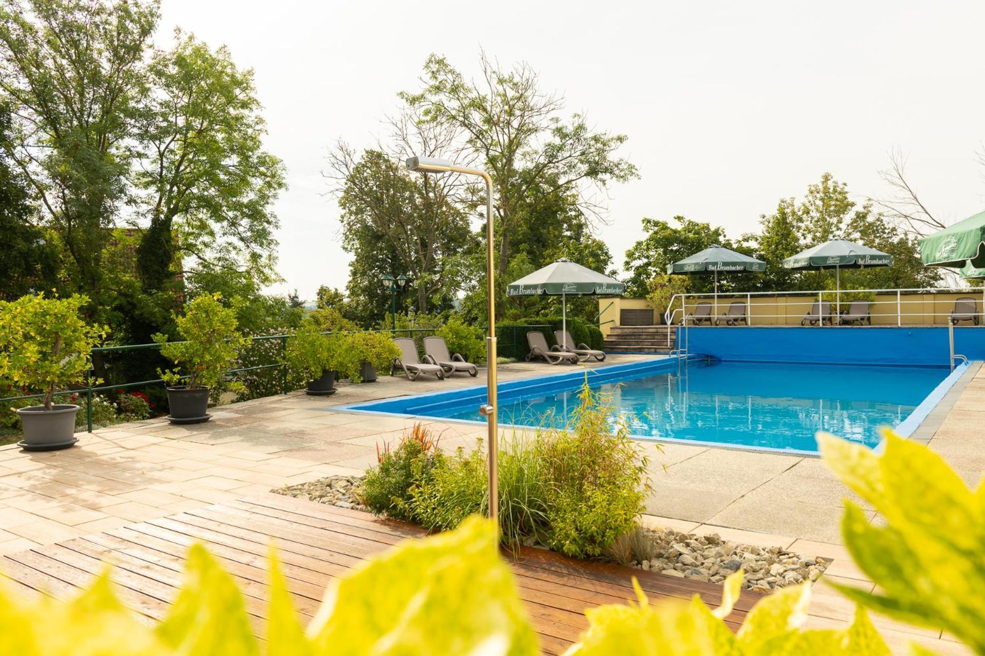 Berghotel Wilhelmsburg บาด โคเซิน ภายนอก รูปภาพ